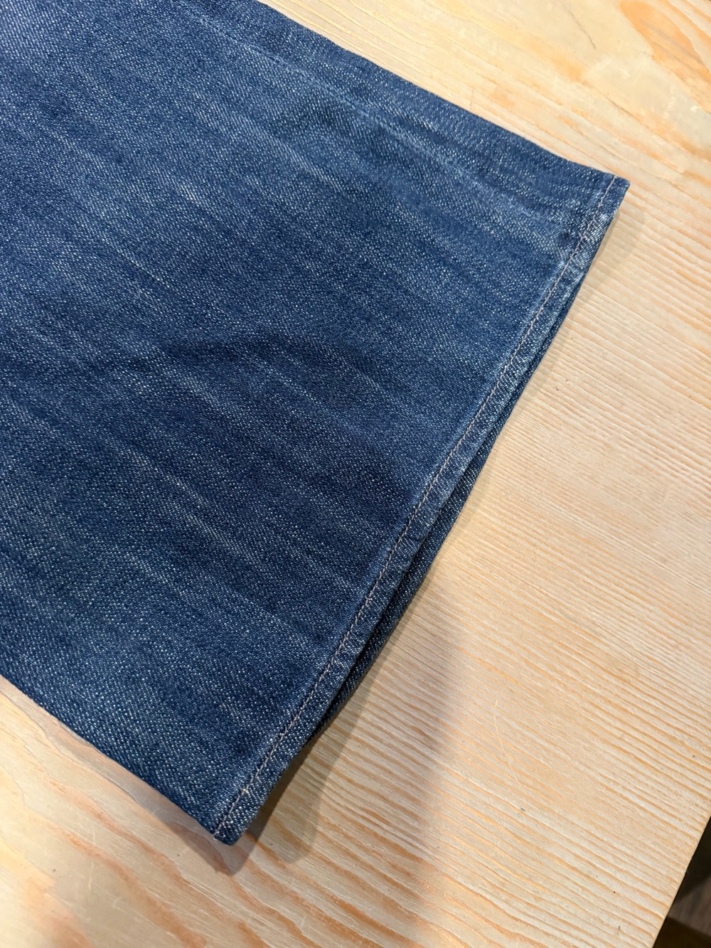 Rock & Republic Women's Blue Flare Jeans - Mid Wash - Picture 7 of 7